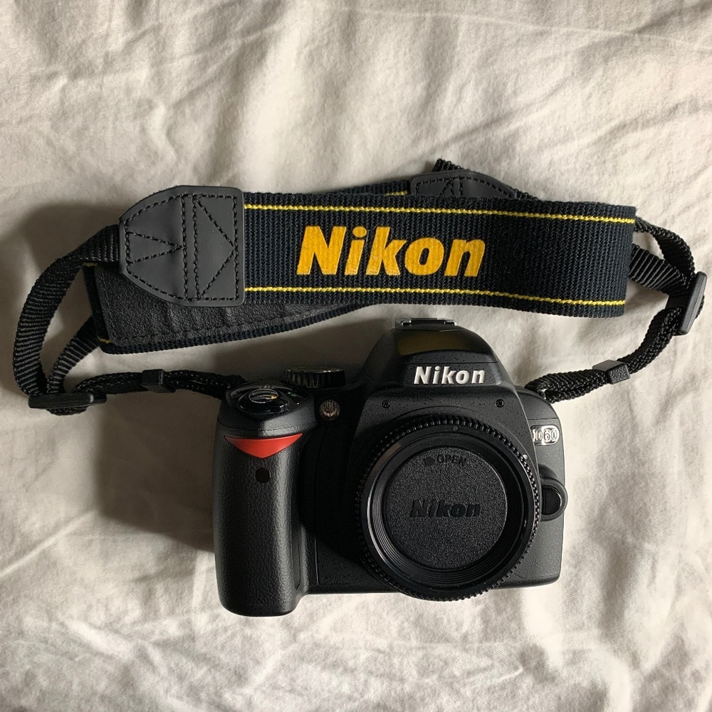 Nikon D60 10.2MP Digital SLR Camera Black Body